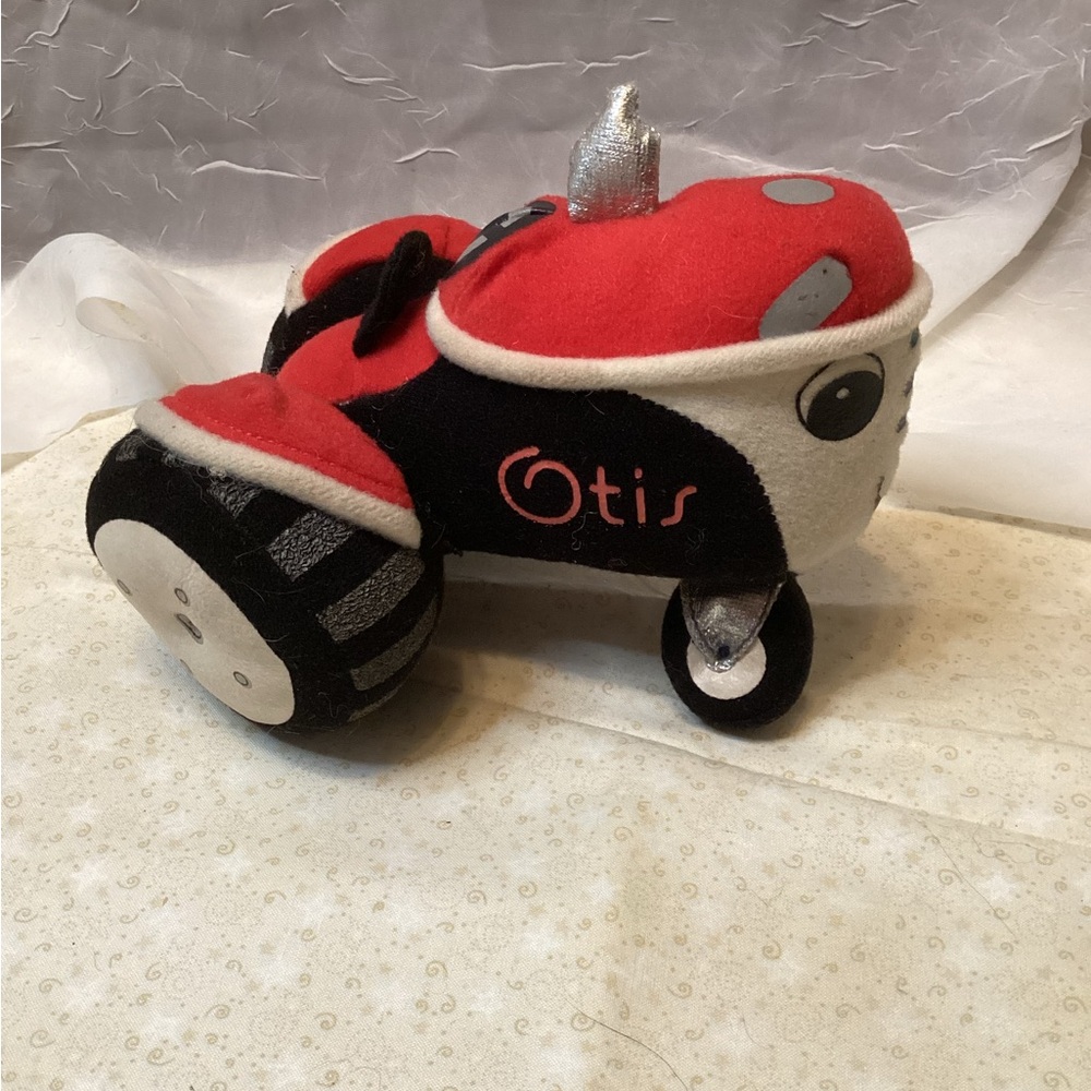 Otis the Tractor Plush Toy Based on Book Series by Loren Long 2010 TV Show